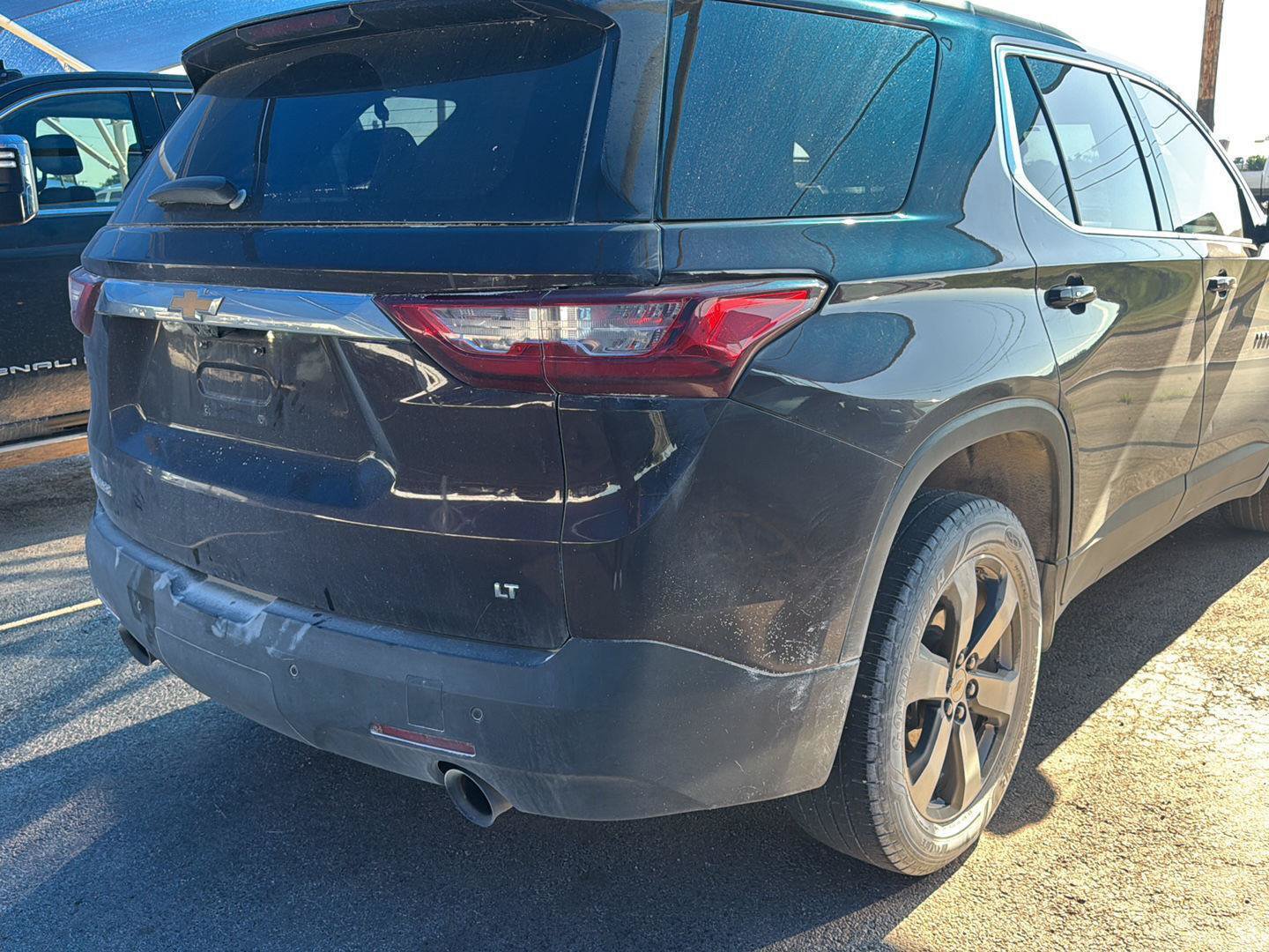 Used 2019 Chevrolet Traverse LT w/ LT Premium Package FWD image 4