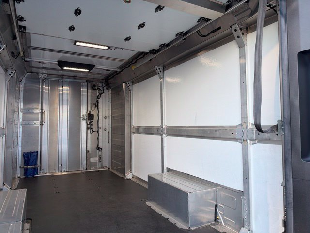 Used 2024 Chevrolet Brightdrop 600 w/ Commercial Equipment Package AWD/4WD image 11