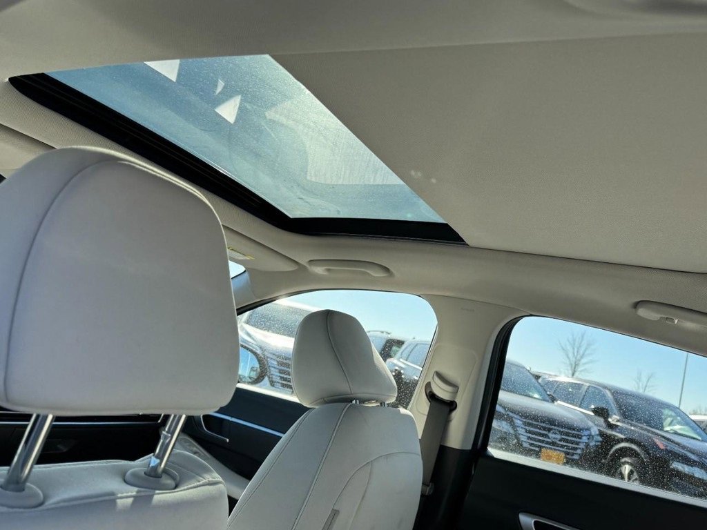 Certified 2024 Hyundai Sonata SEL w/ Convenience Package image 11