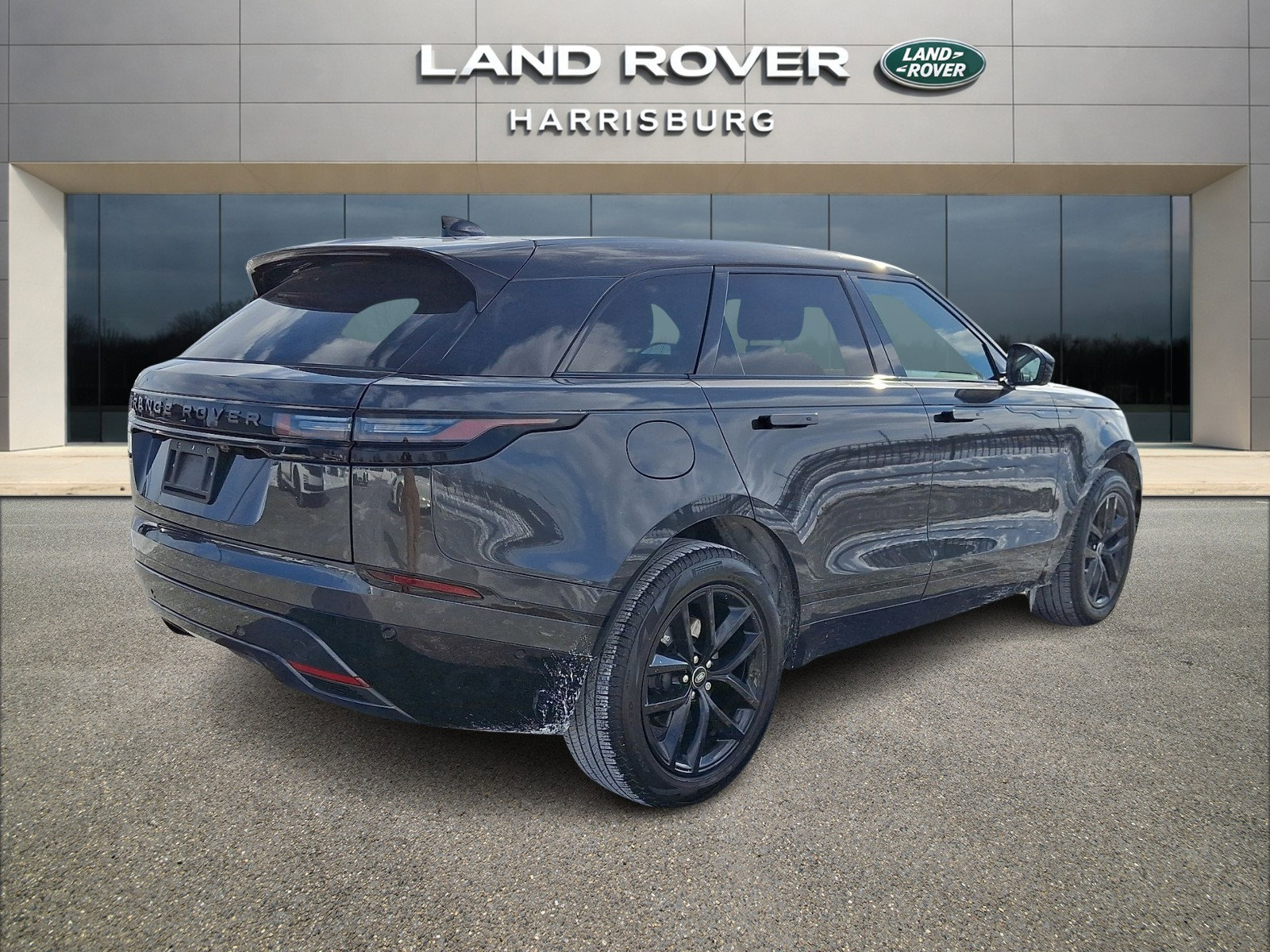 Used 2026 Land Rover Range Rover Velar Dynamic SE image 4