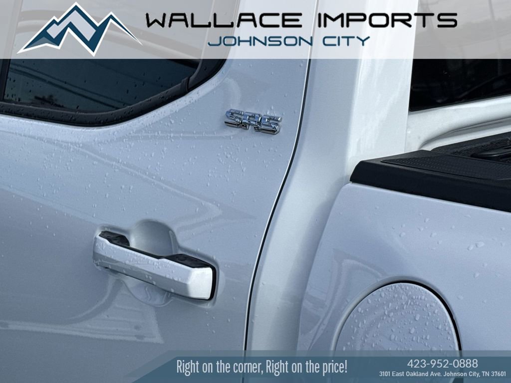 Used 2025 Toyota Tacoma SR5 AWD/4WD image 11