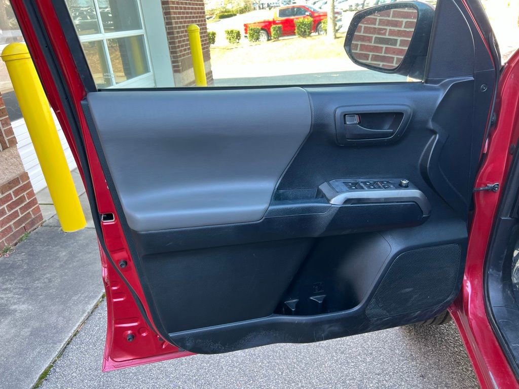 Used 2016 Toyota Tacoma SR5 image 15