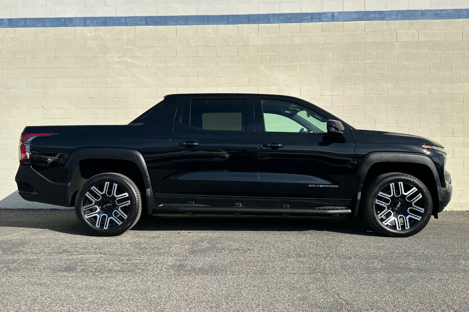 Used 2026 Chevrolet Silverado EV LT image 3