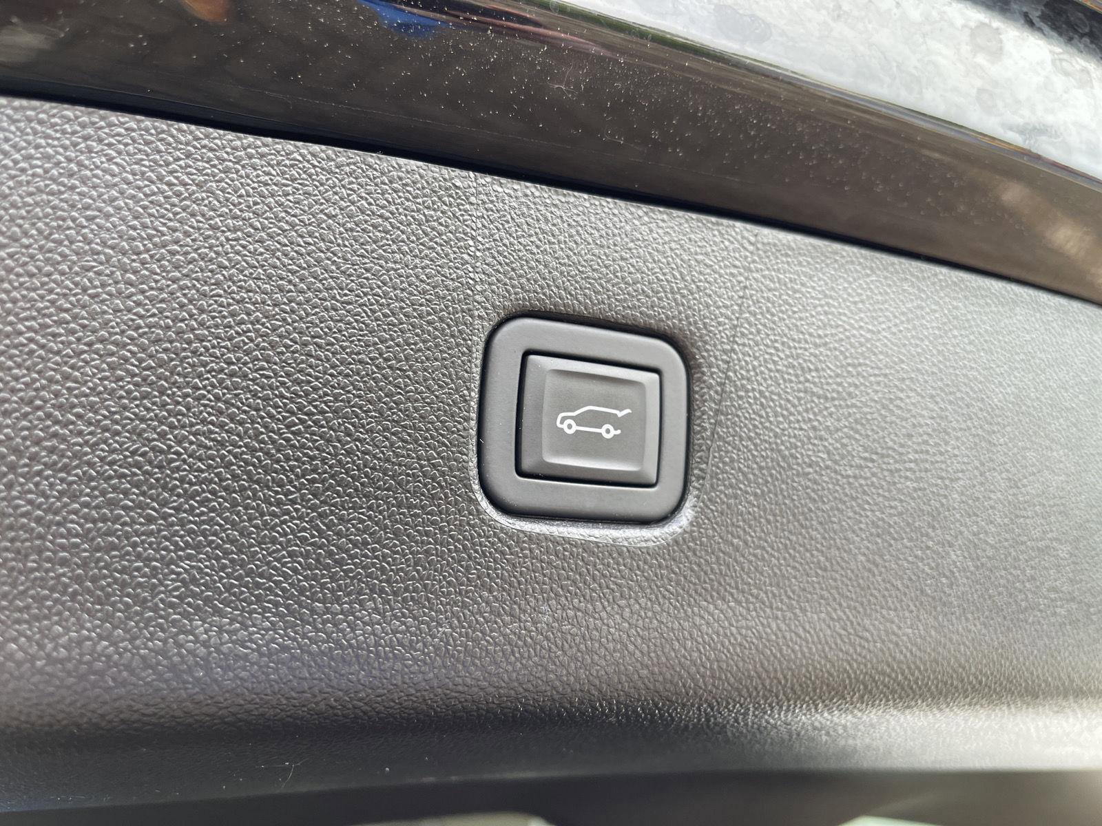 Used 2024 Chevrolet Blazer LT w/ Convenience Package FWD image 39