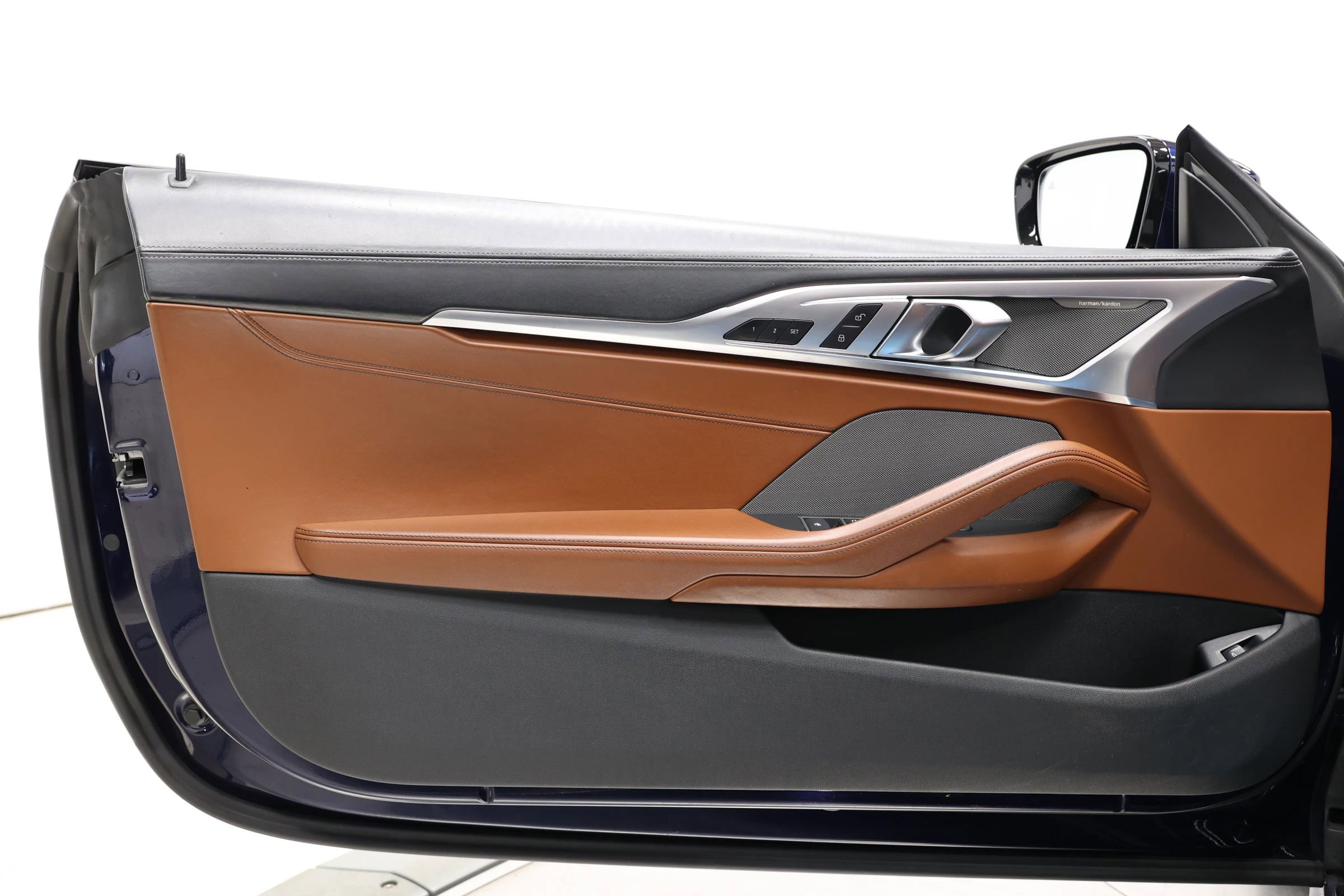 Used 2022 BMW M850i xDrive Convertible image 9