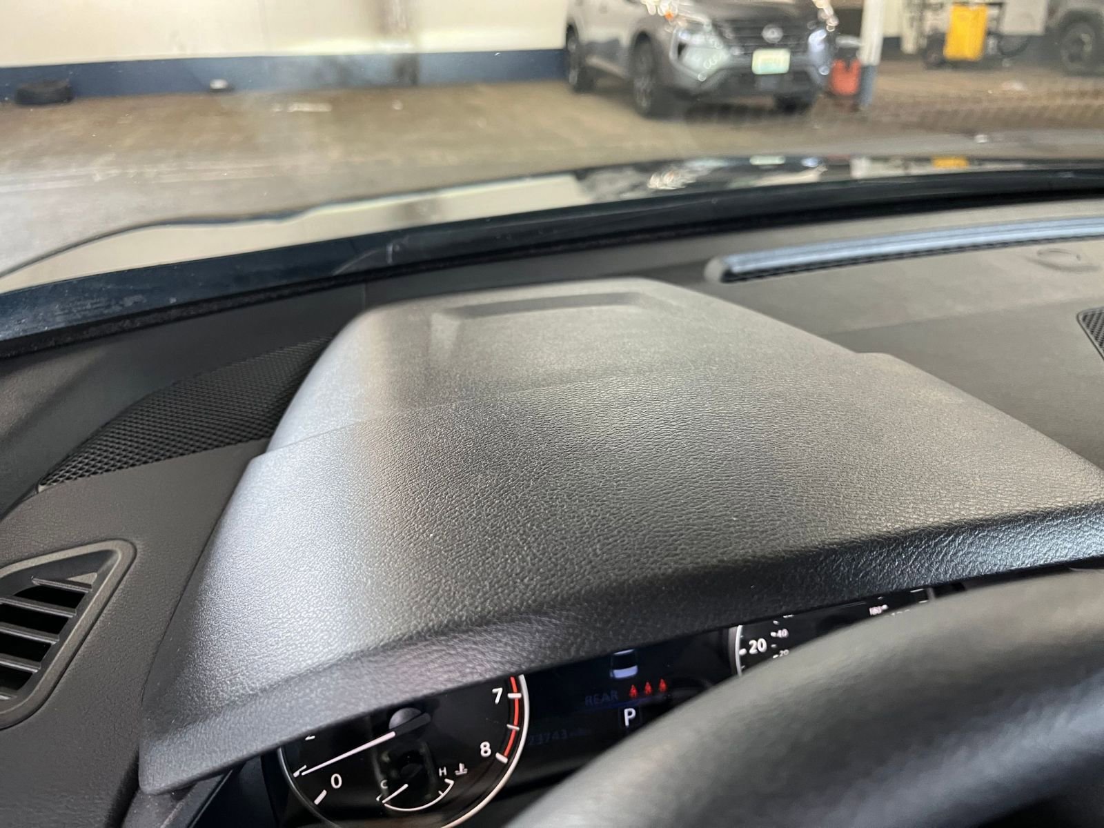 Used 2025 Nissan Altima 2.5 SV FWD image 35