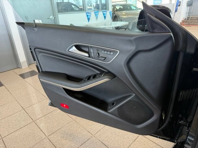 Used 2016 Mercedes-Benz CLA 250 4MATIC image 21