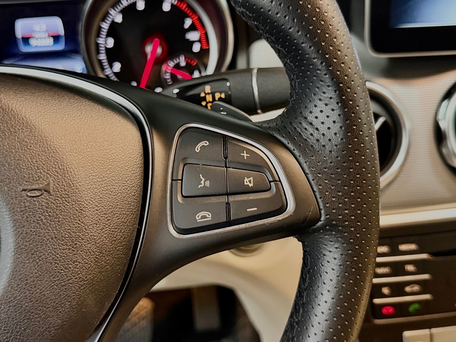 Used 2018 Mercedes-Benz GLA 250 4MATIC image 28