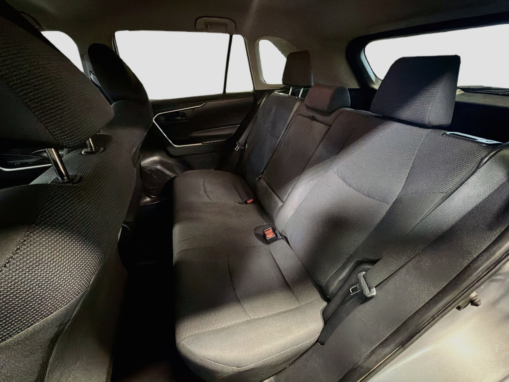 Used 2019 Toyota RAV4 LE AWD/4WD image 25