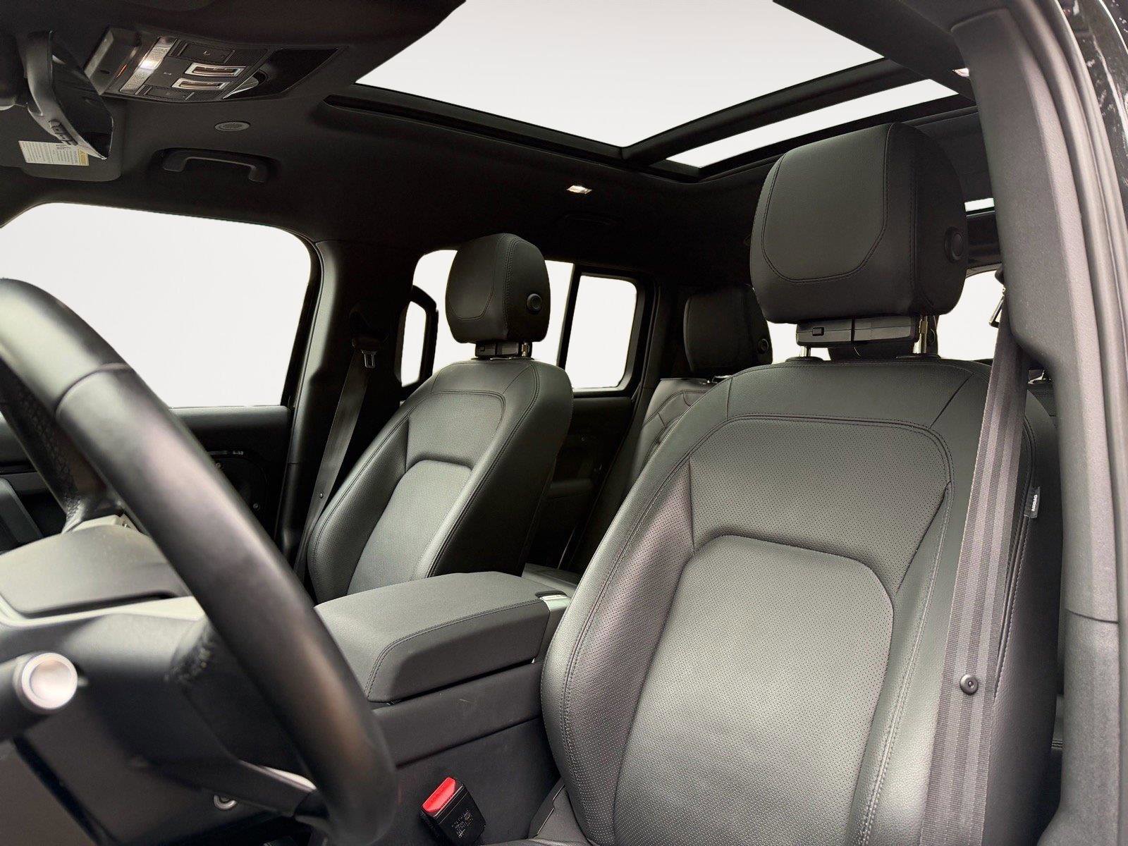 Used 2023 Land Rover Defender 130 SE image 11