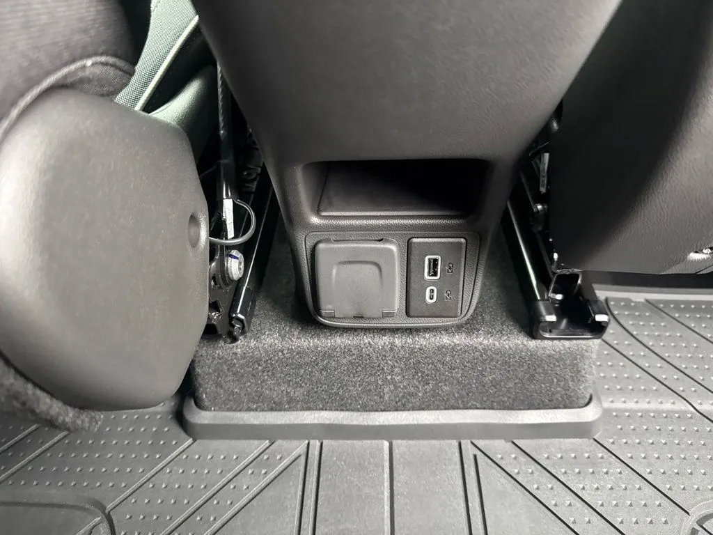 New 2026 Chevrolet TrailBlazer LT w/ Convenience Package FWD image 32