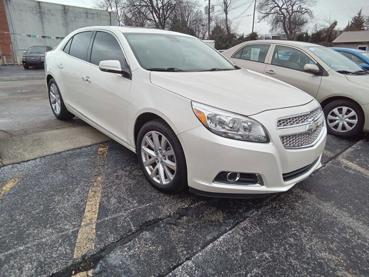 Used 2013 Chevrolet Malibu LTZ FWD image 2