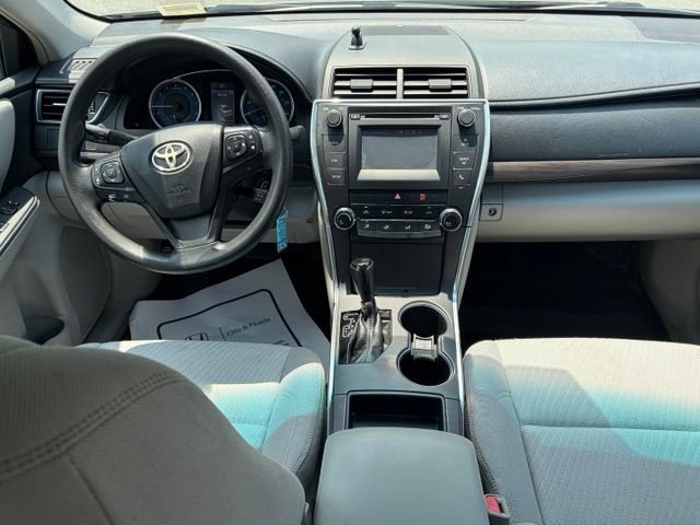 Used 2016 Toyota Camry LE FWD image 29