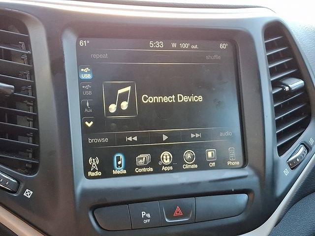 Used 2017 Jeep Cherokee Latitude w/ Comfort/Convenience Group AWD/4WD image 20