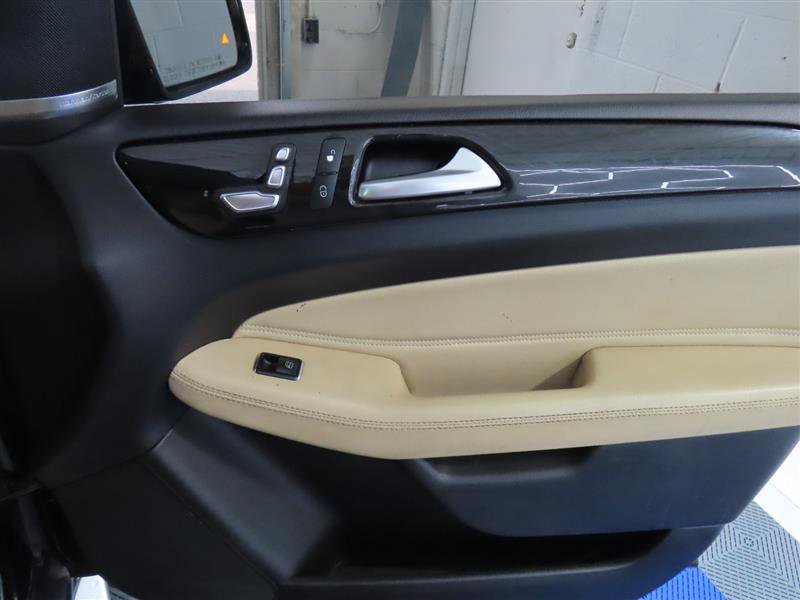 Used 2019 Mercedes-Benz GLE 400 4MATIC w/ Premium 3 Package image 39