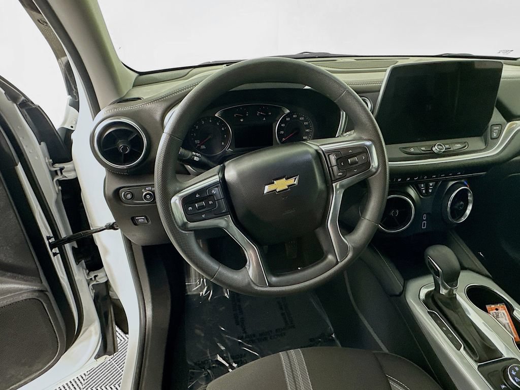 Used 2023 Chevrolet Blazer LT FWD image 16