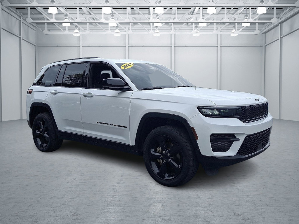 Certified 2023 Jeep Grand Cherokee Altitude image 7