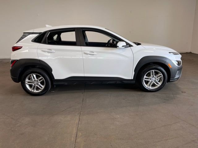 Used 2023 Hyundai Kona SE FWD image 2