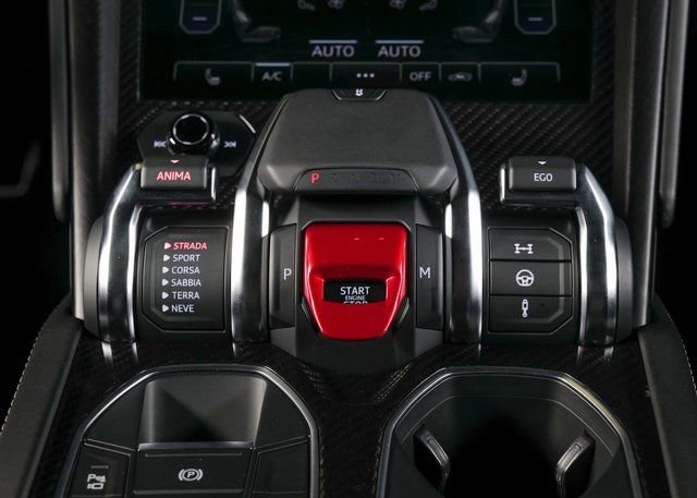 Used 2022 Lamborghini Urus image 14