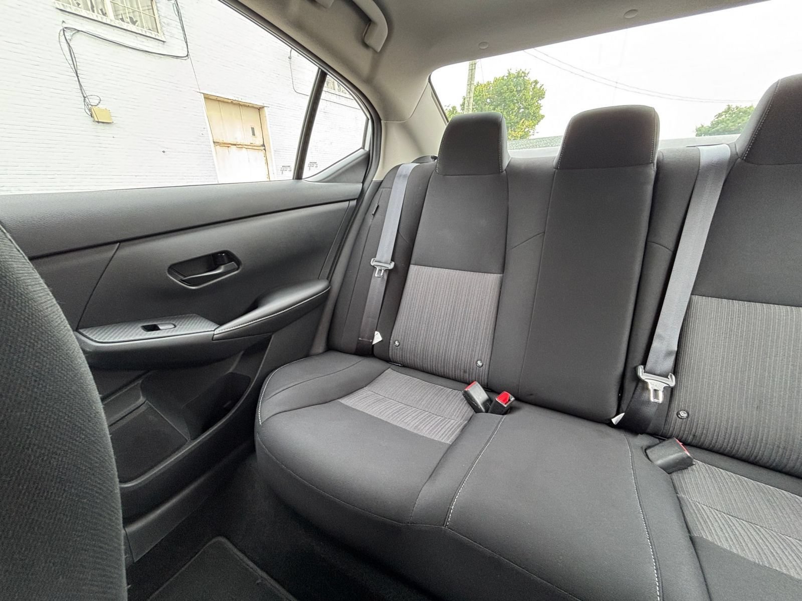 Used 2025 Nissan Sentra SV FWD image 32
