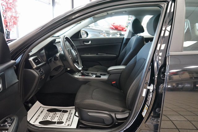 Used 2020 Kia Optima LX image 24