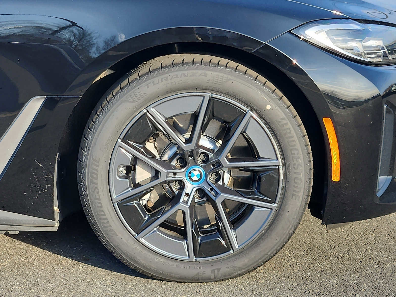 Certified 2023 BMW i4 eDrive35 w/ Premium Package image 8