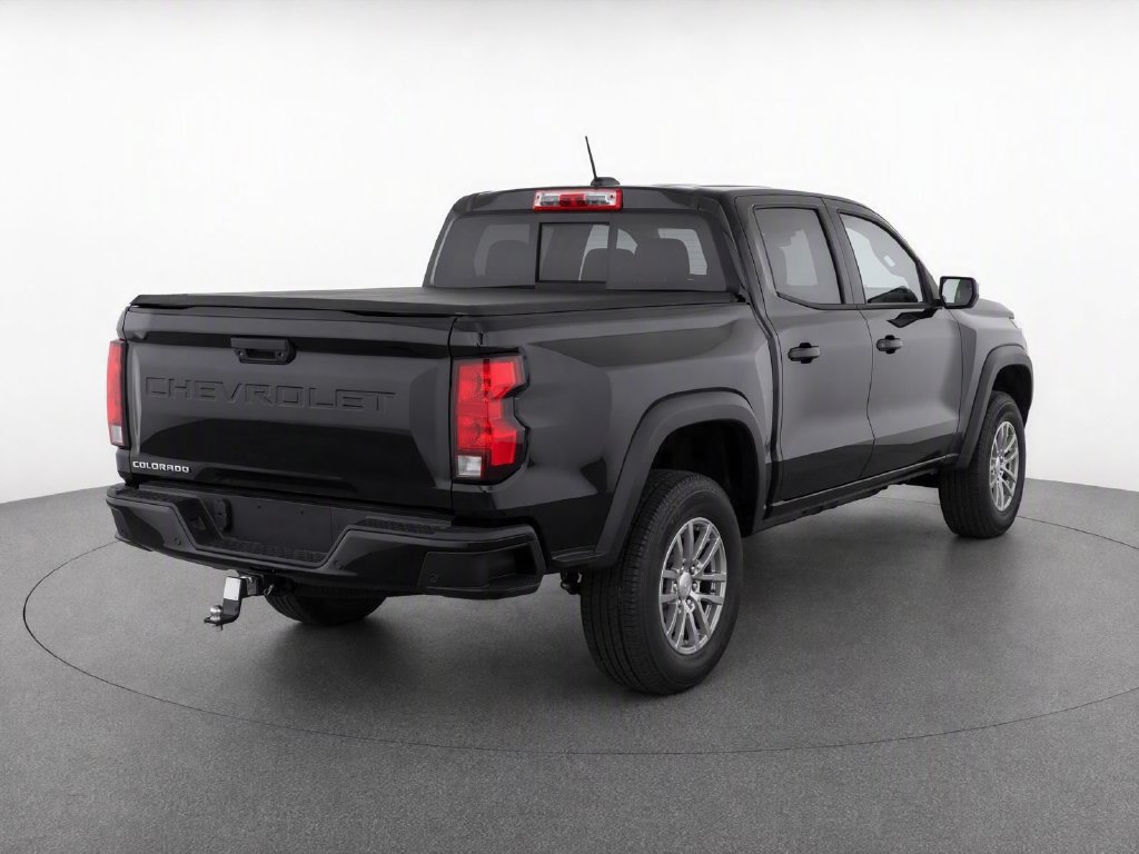 Used 2025 Chevrolet Colorado LT w/ Advanced Trailering Package RWD image 3