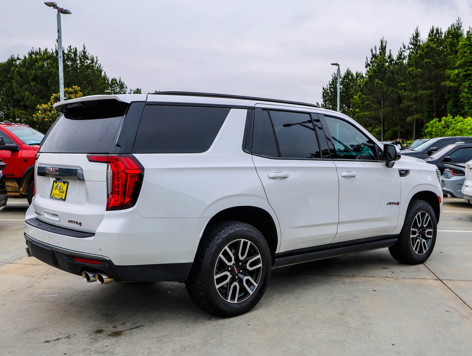 Used 2022 GMC Yukon AT4 AWD/4WD image 12