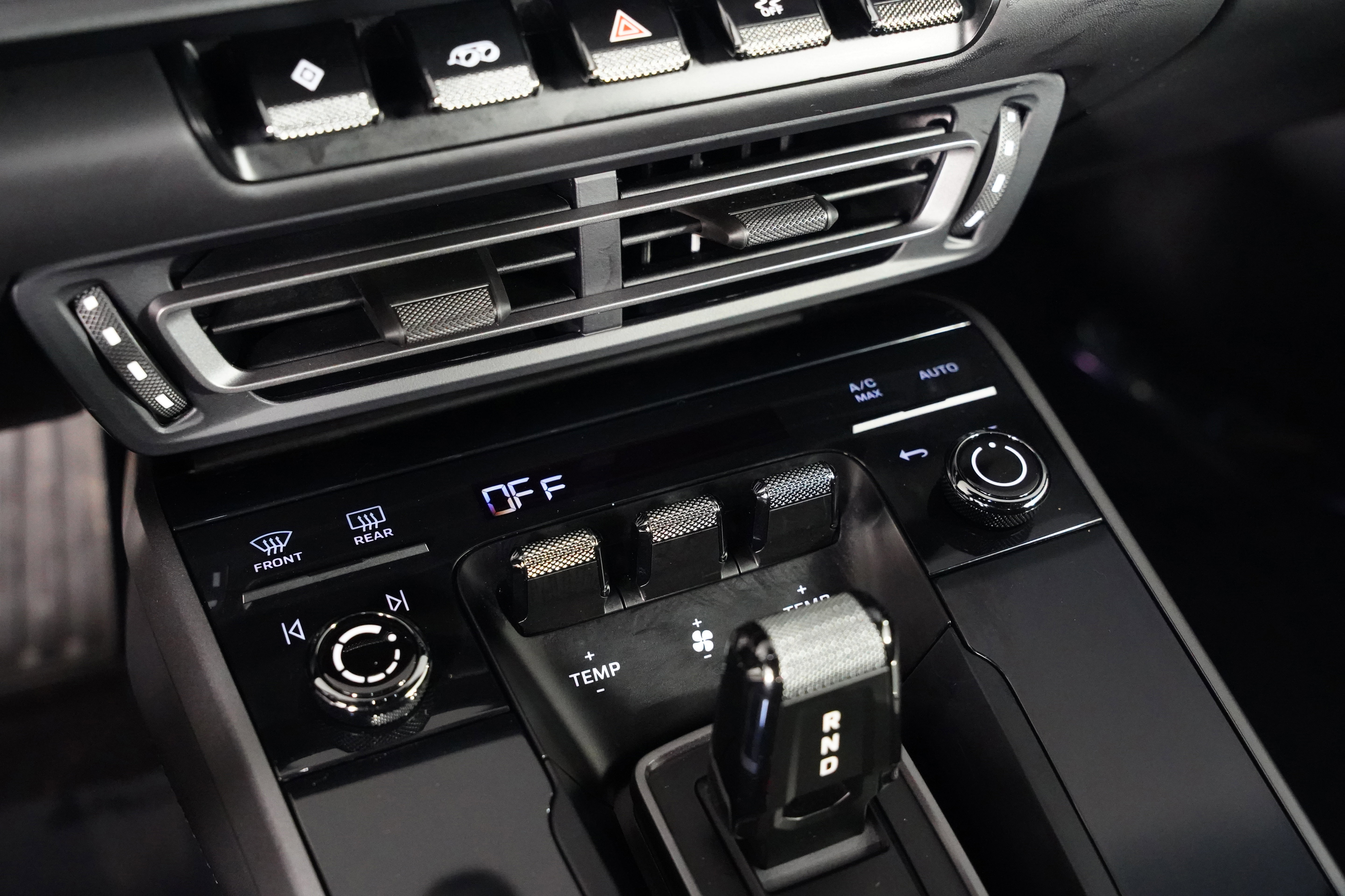 Used 2024 Porsche 911 Carrera S w/ Sport Package image 36