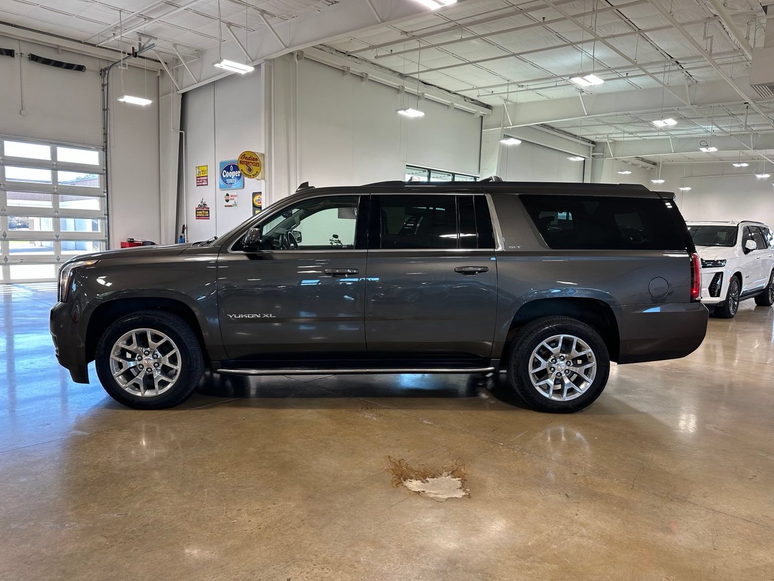 Used 2020 GMC Yukon XL SLT AWD/4WD image 5