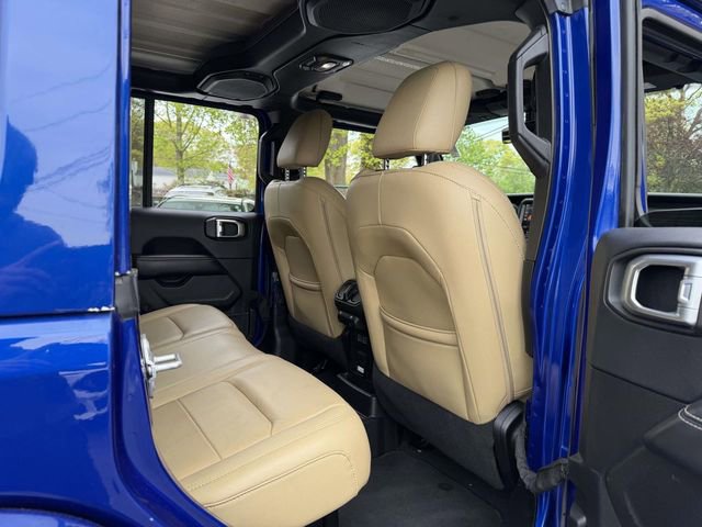 Used 2018 Jeep Wrangler Unlimited Sahara w/ Dual Top Group AWD/4WD image 16