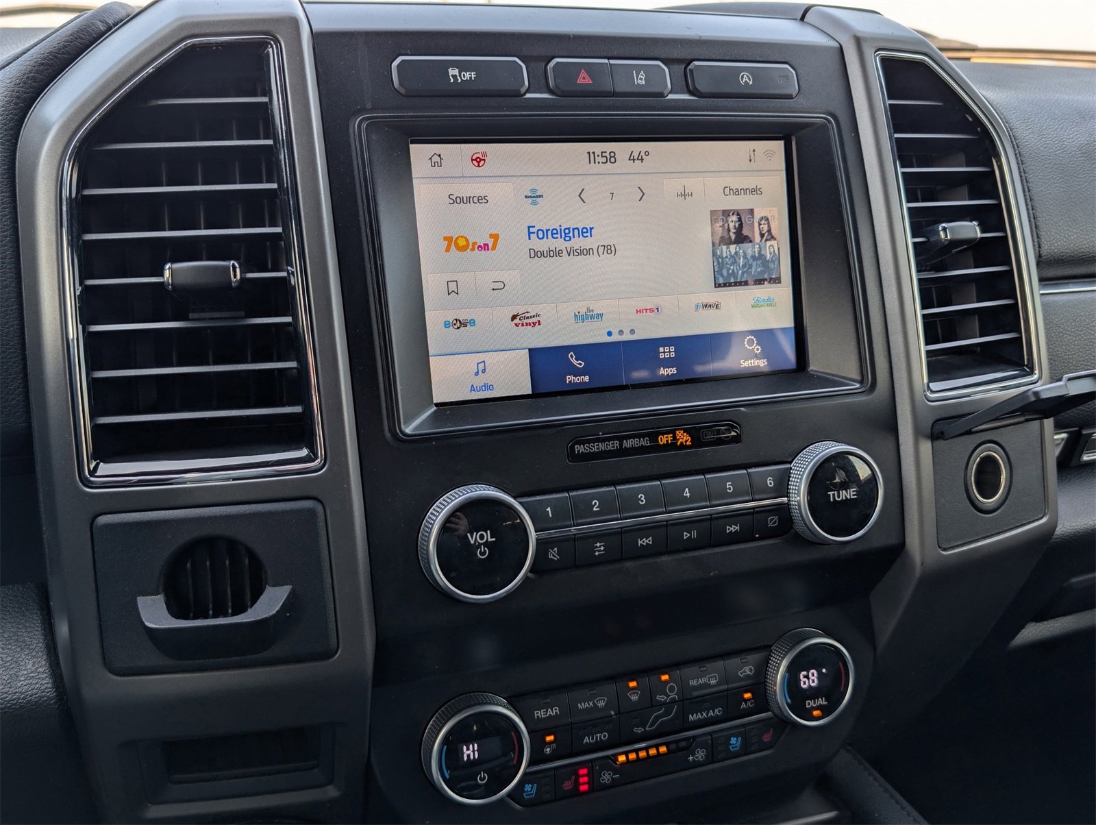 Used 2021 Ford Expedition XLT image 17