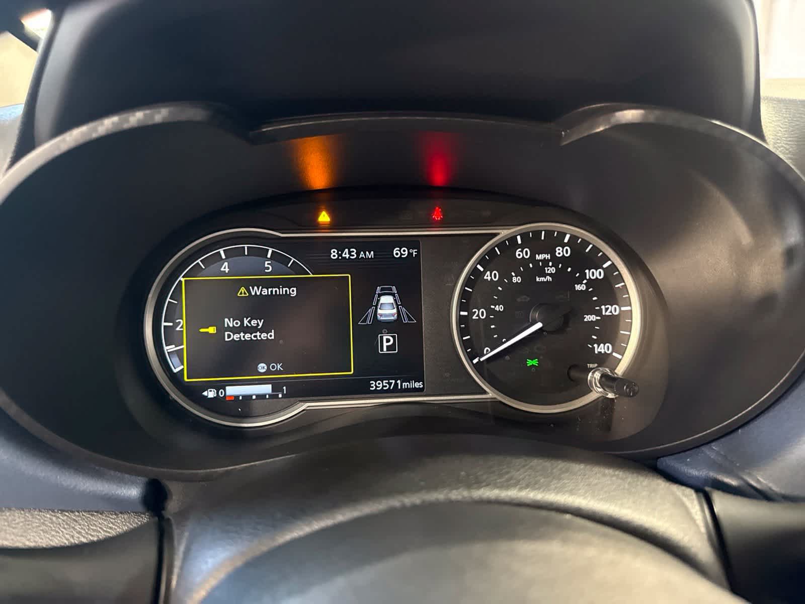 Used 2025 Nissan Versa SV FWD image 21
