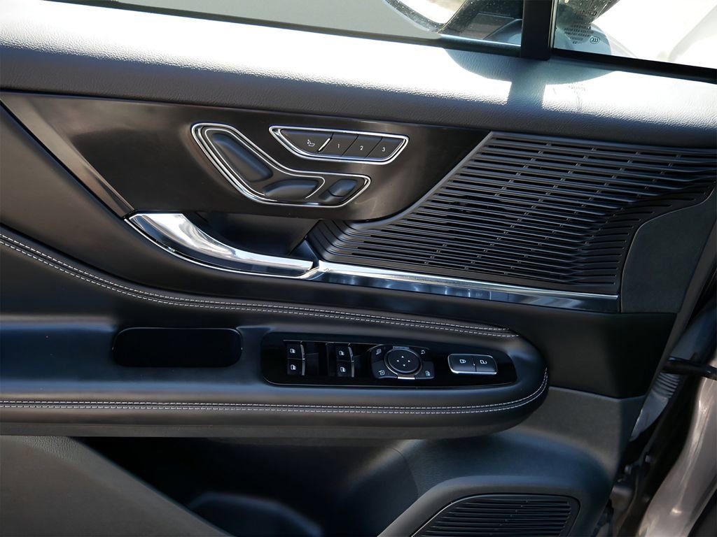 Used 2022 Lincoln Corsair Grand Touring w/ Elements Technology Bundle image 16