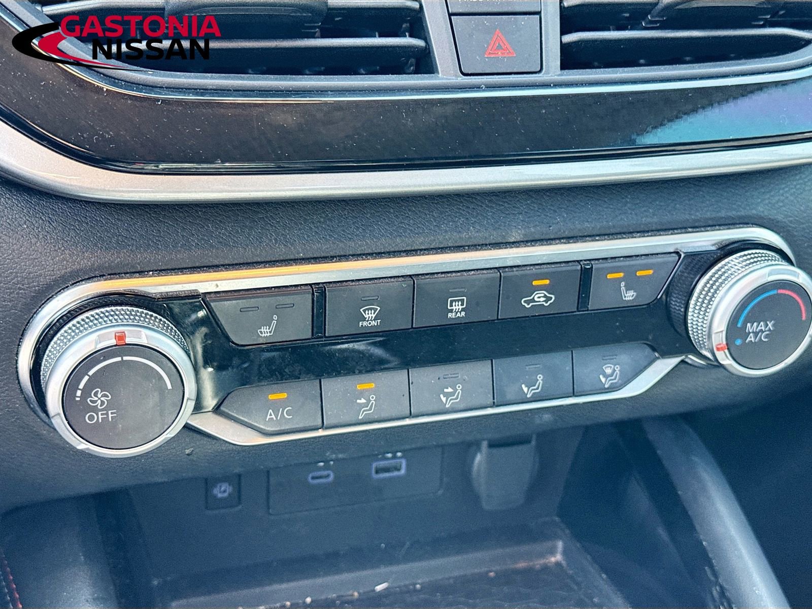 Used 2024 Nissan Altima 2.5 SR w/ SR Premium Package FWD image 17