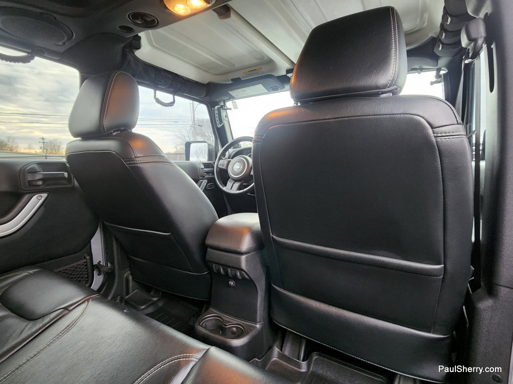 Used 2013 Jeep Wrangler Unlimited Rubicon w/ Connectivity Group image 47