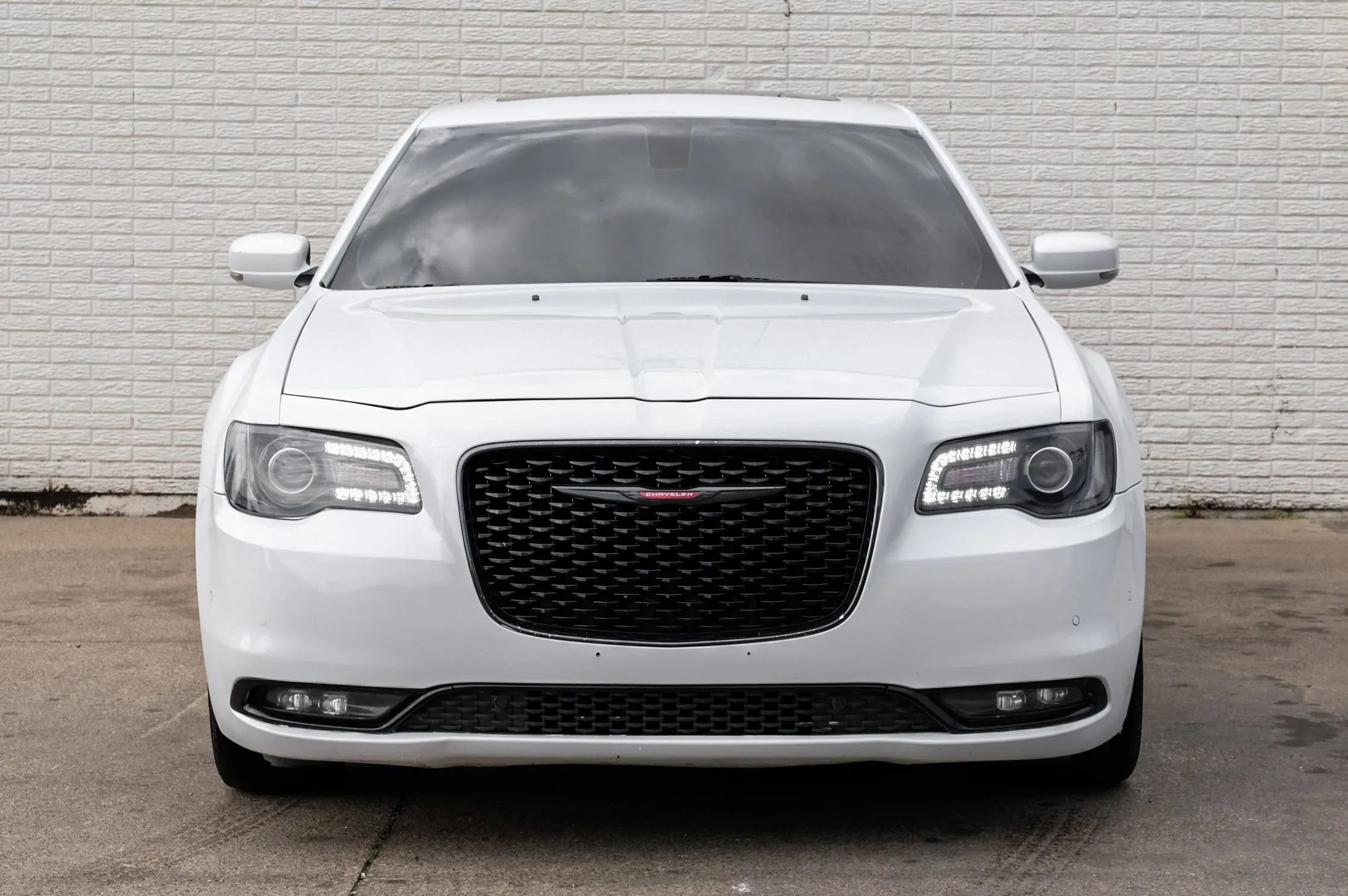 Used 2022 Chrysler 300 S RWD image 2