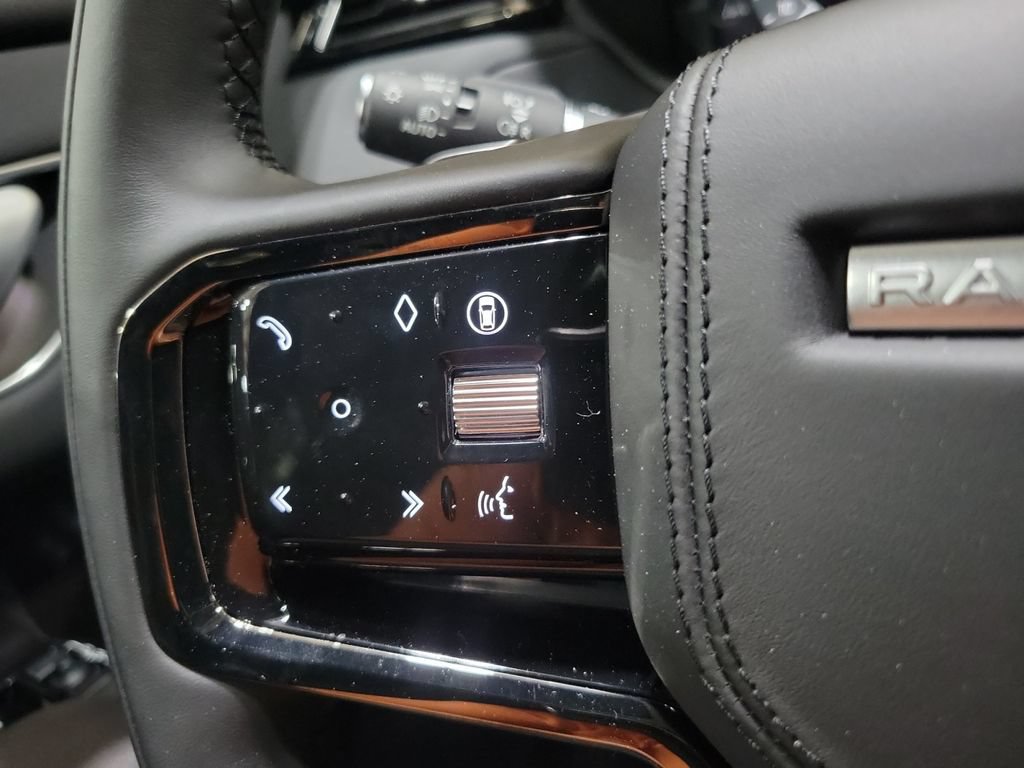 Used 2026 Land Rover Range Rover Velar Dynamic SE AWD/4WD image 15