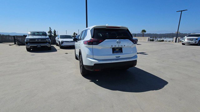 Used 2025 Nissan Rogue SV FWD image 7