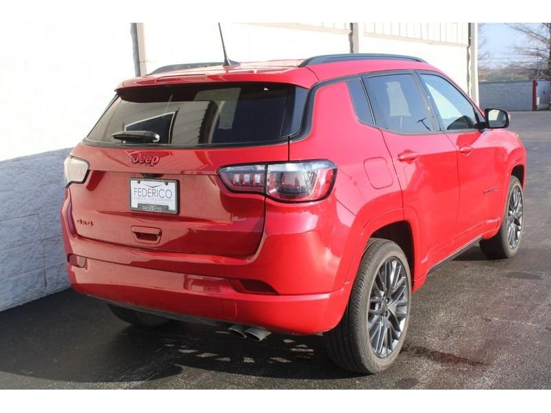 Used 2022 Jeep Compass Limited image 3