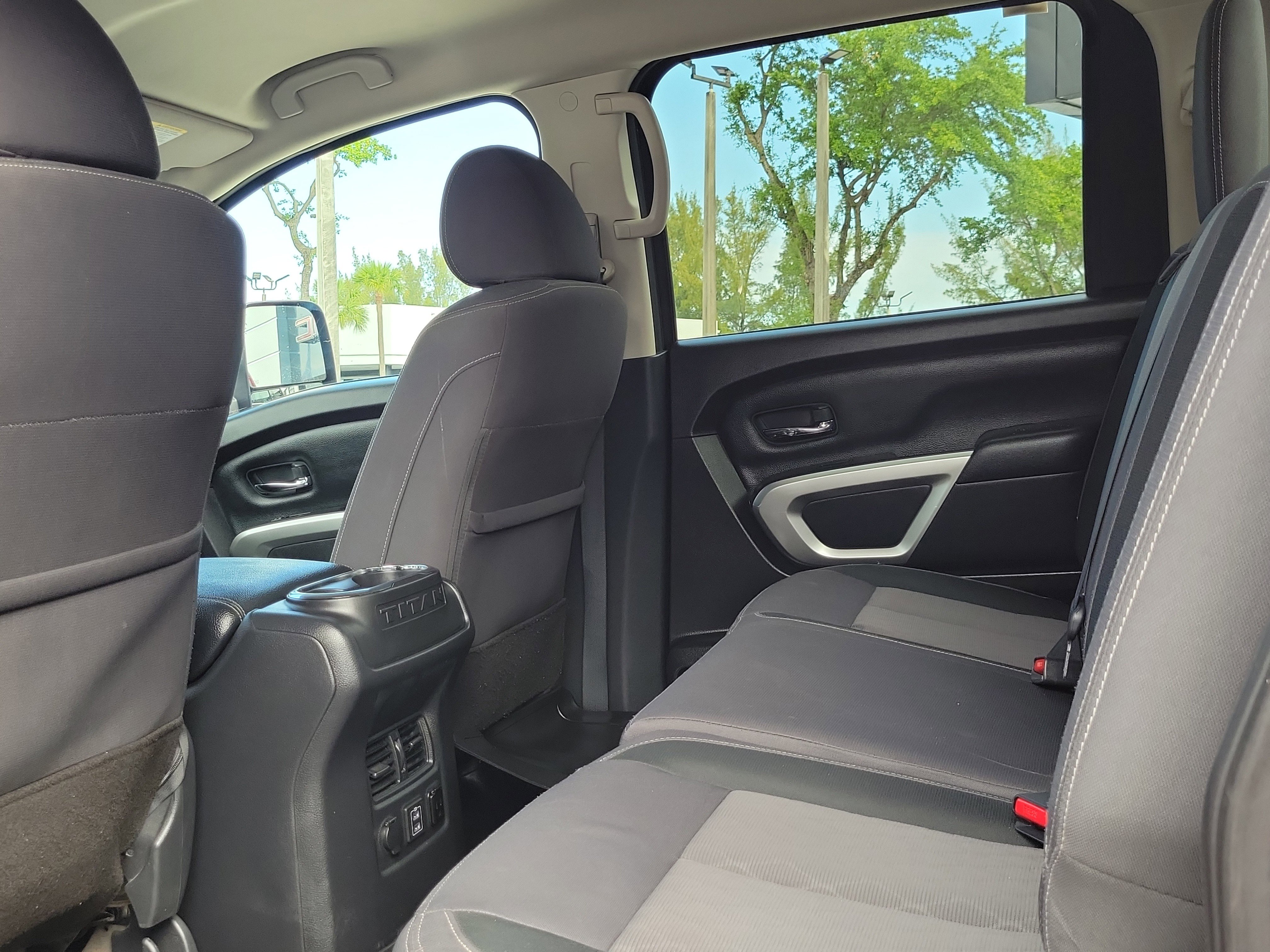 Used 2021 Nissan Titan SV w/ SV Convenience Package AWD/4WD image 13