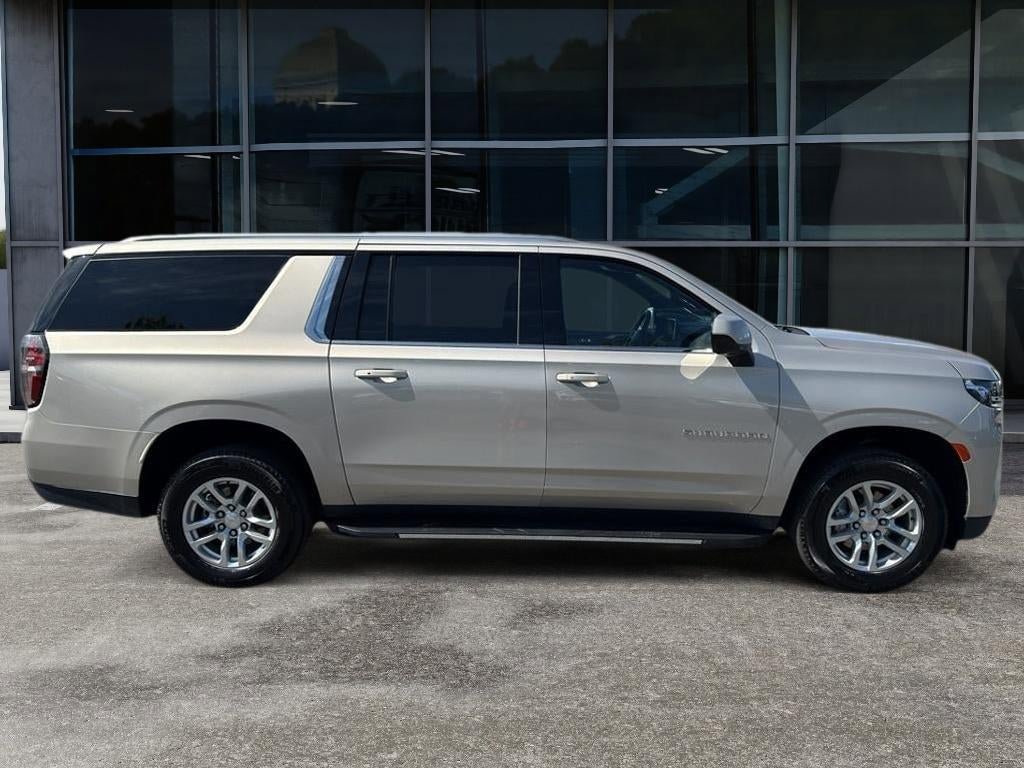 Used 2024 Chevrolet Suburban LT image 8