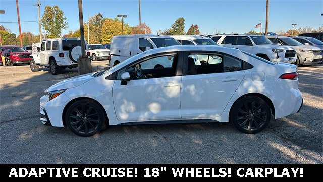 Used 2024 Toyota Corolla SE image 3