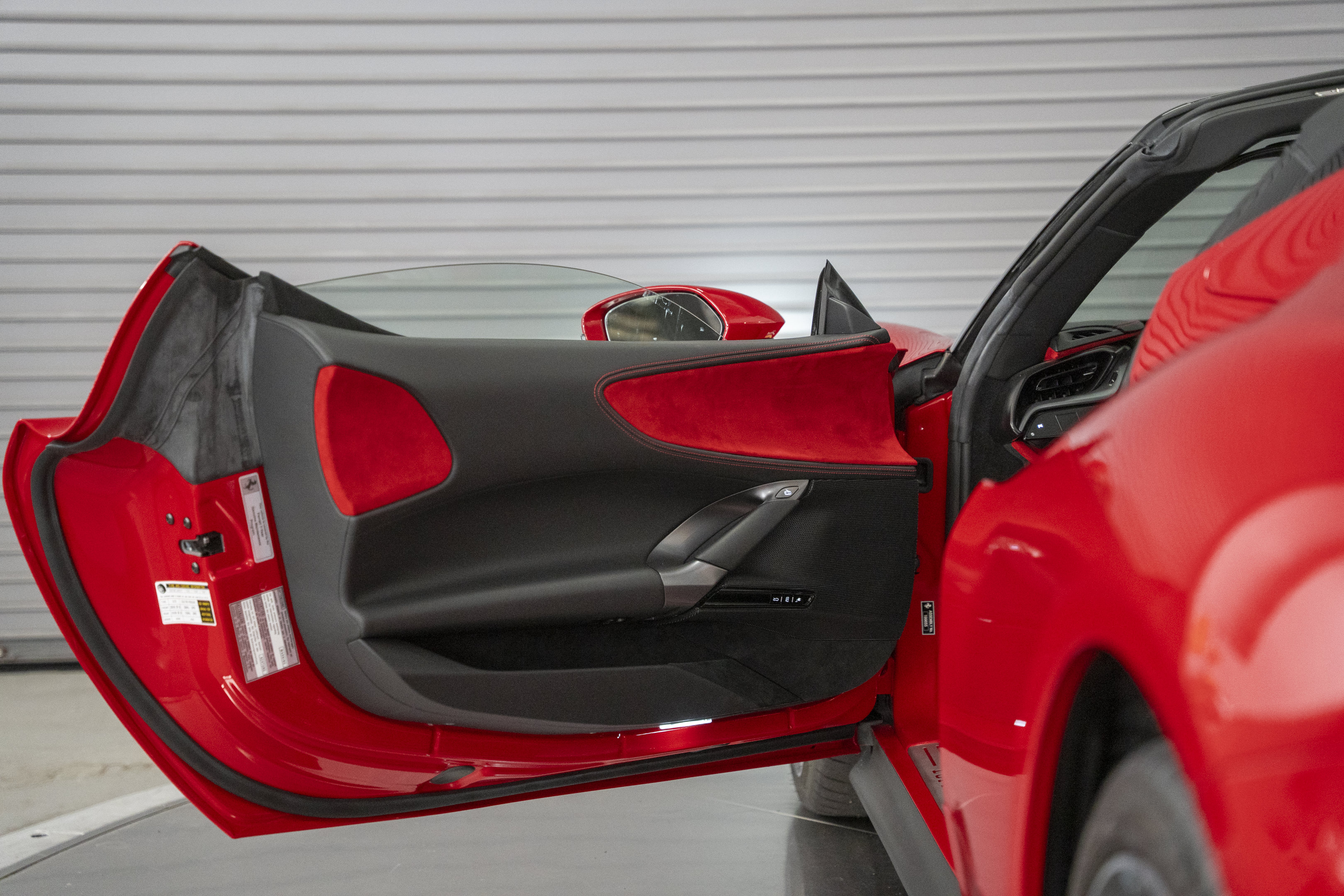 Used 2022 Ferrari SF90 Spider AWD/4WD image 25