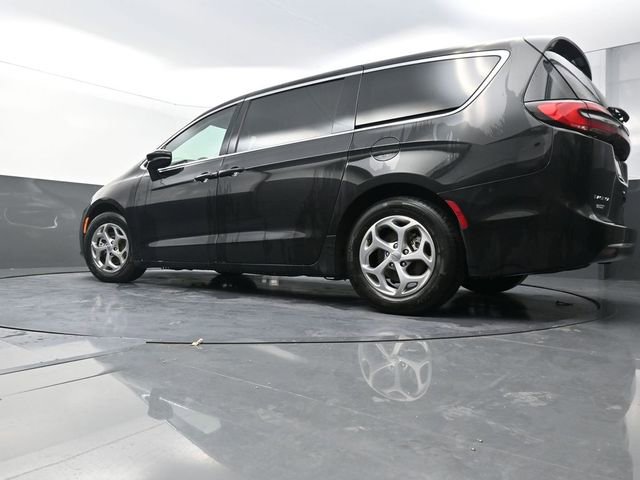 Used 2024 Chrysler Pacifica Limited image 33