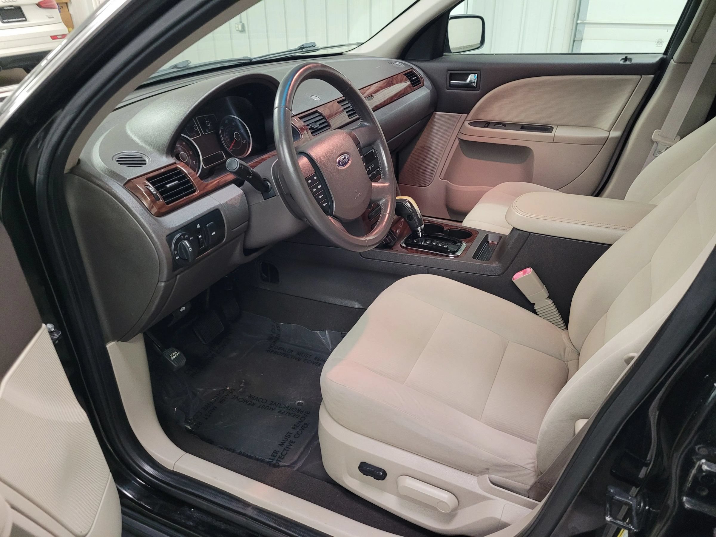 Used 2008 Ford Taurus SEL AWD/4WD image 25