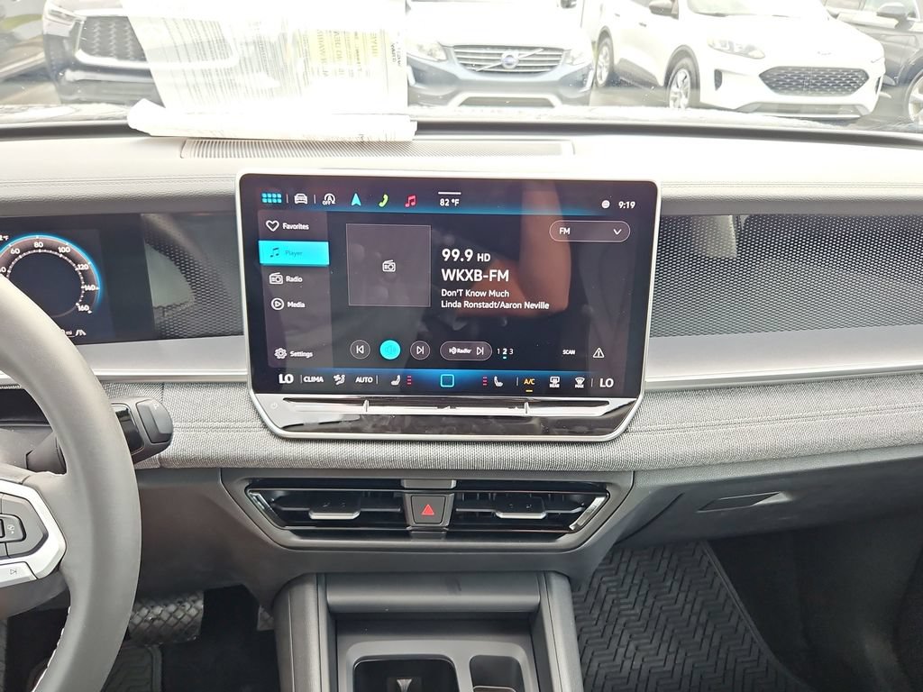 Used 2025 Volkswagen Tiguan S AWD/4WD image 15