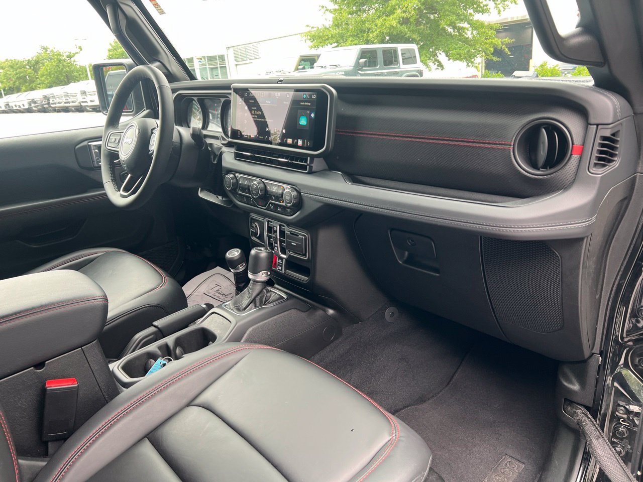 Used 2026 Jeep Wrangler Unlimited Rubicon AWD/4WD image 19