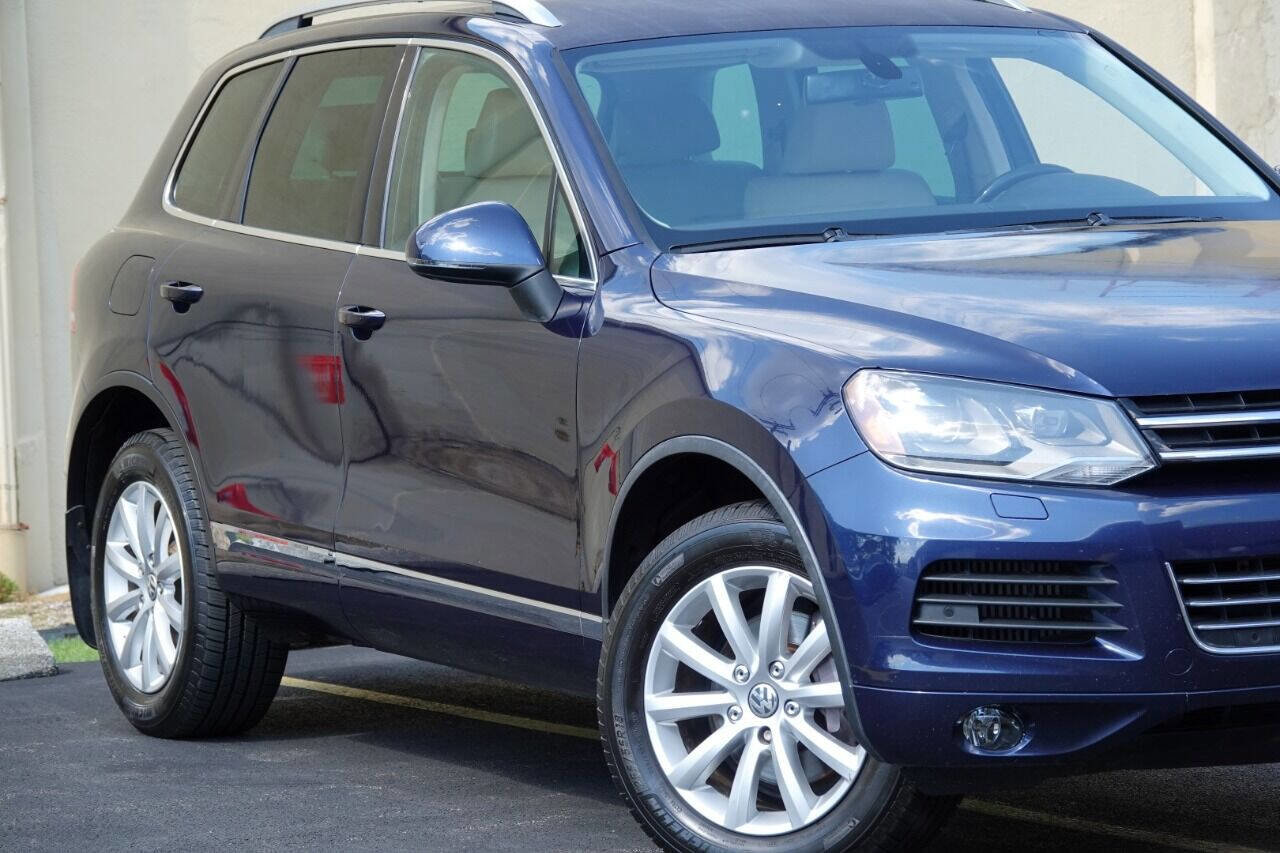 Used 2012 Volkswagen Touareg Sport image 85
