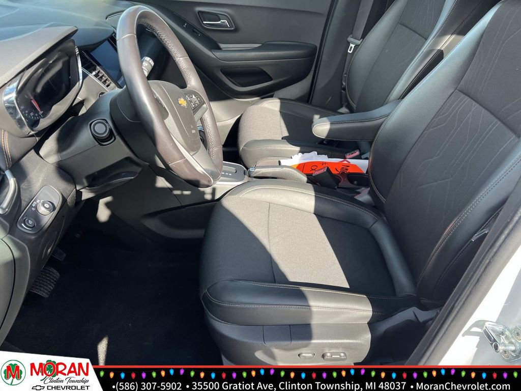 Certified 2022 Chevrolet Trax LT w/ Driver Confidence Package image 17